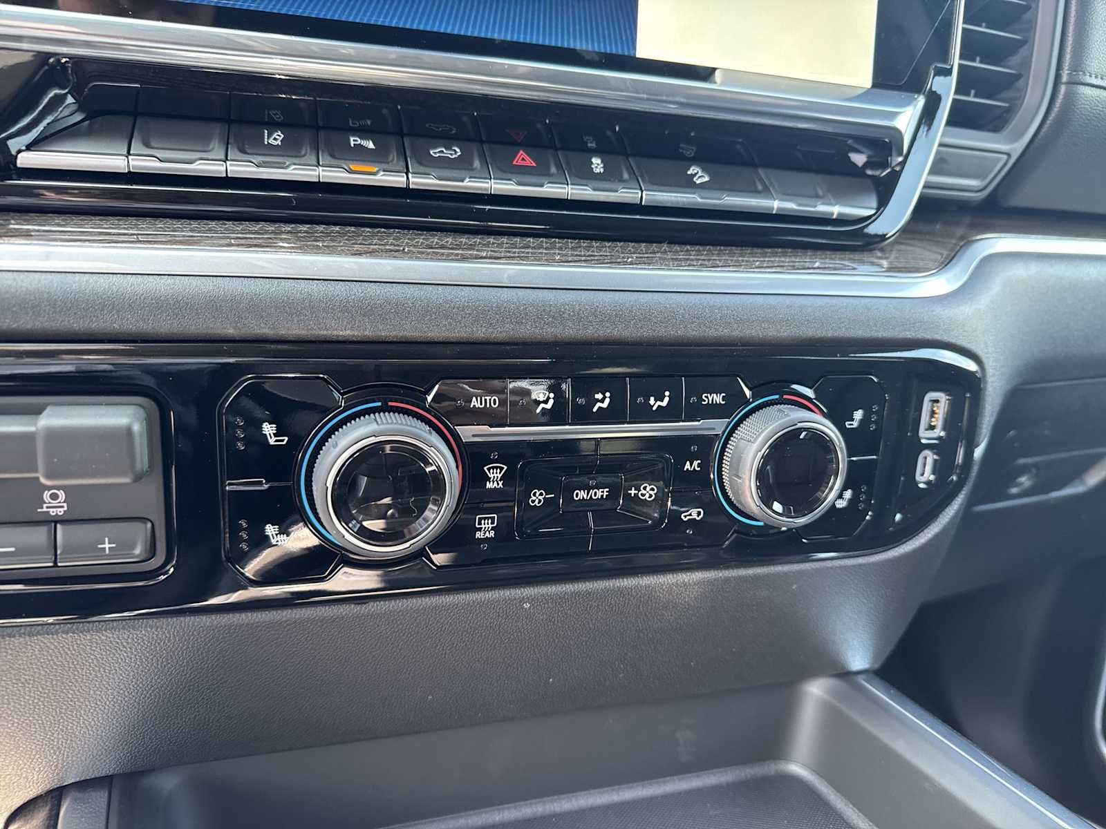 2026 Chevrolet Silverado 2500HD LT photo 18