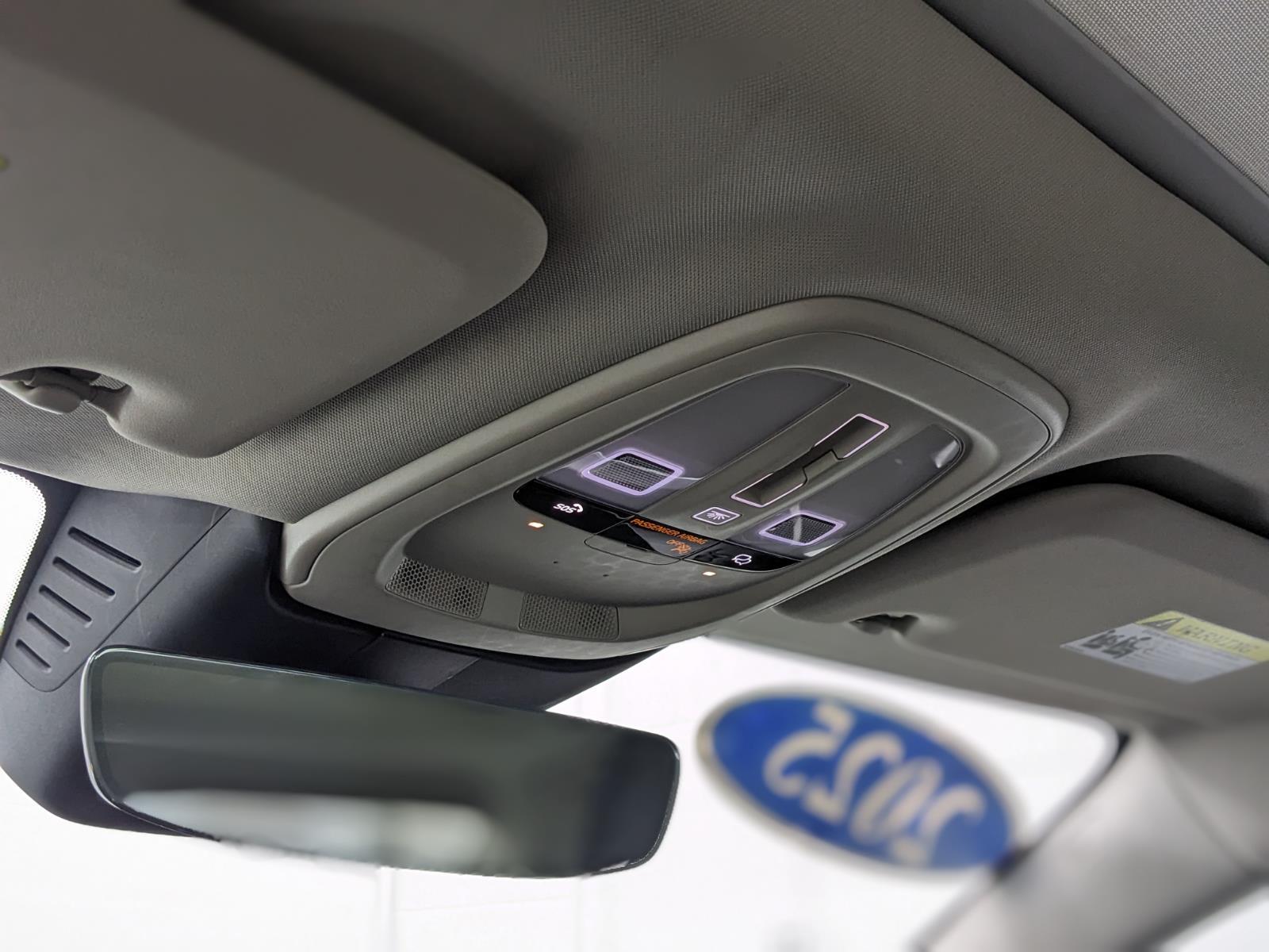 2025 Volvo S60 Core photo 22