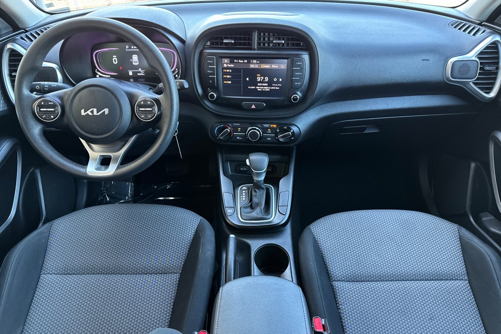 2023 Kia Soul LX photo 12