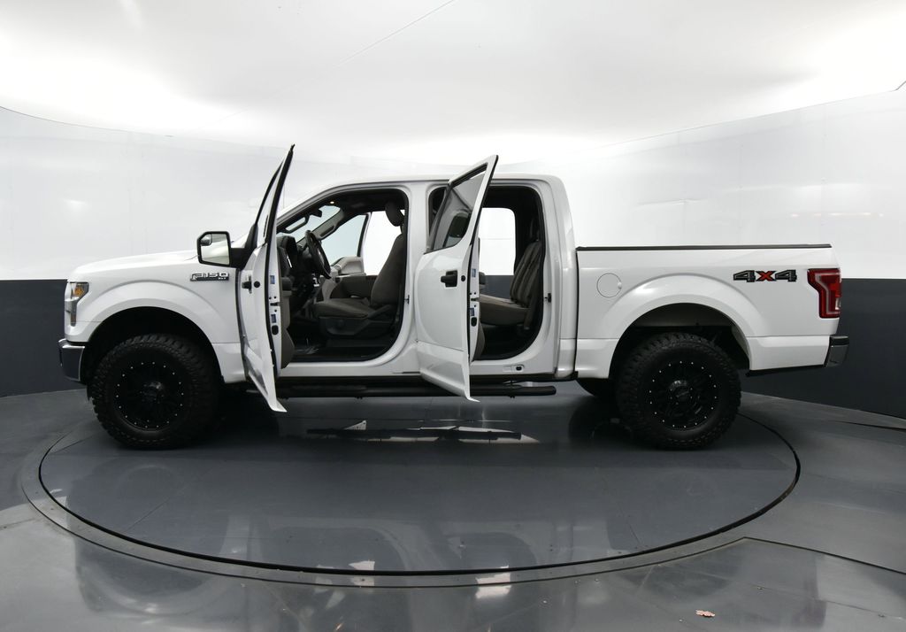 2015 Ford F-150 XLT photo 30