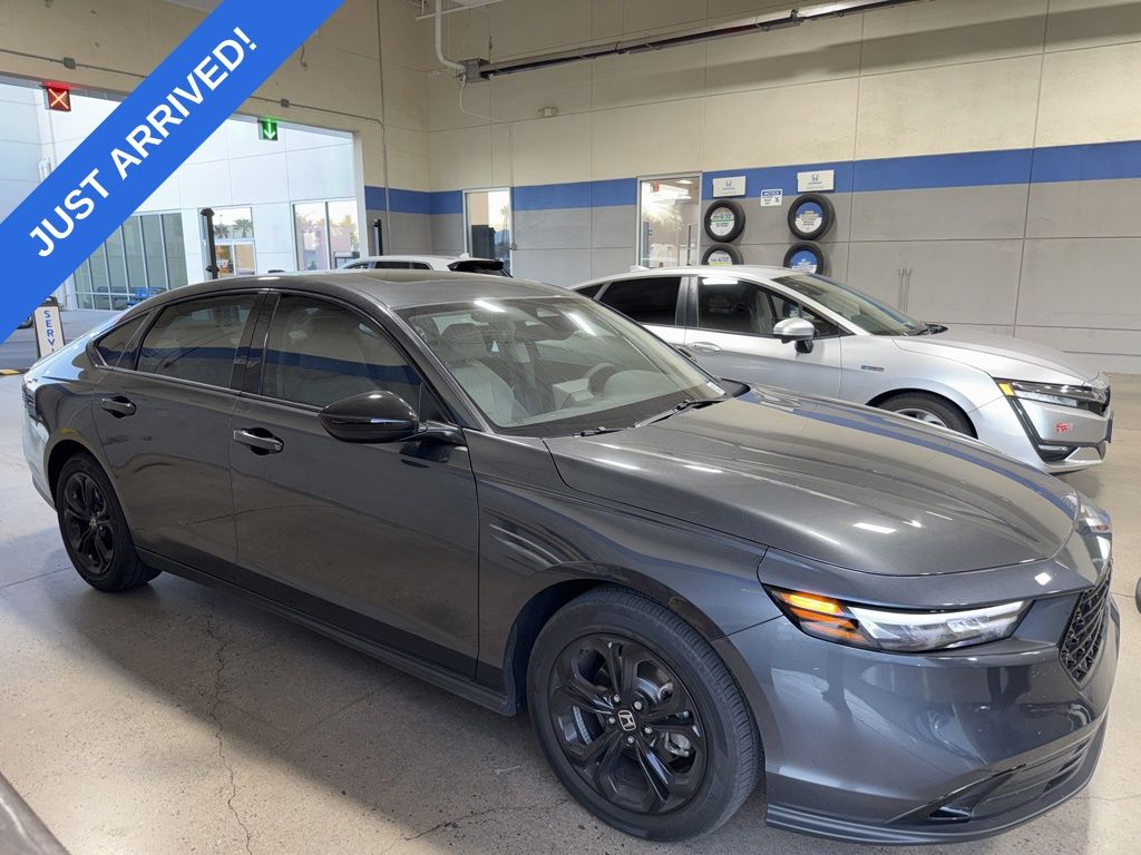 2025 Honda Accord SE photo 2