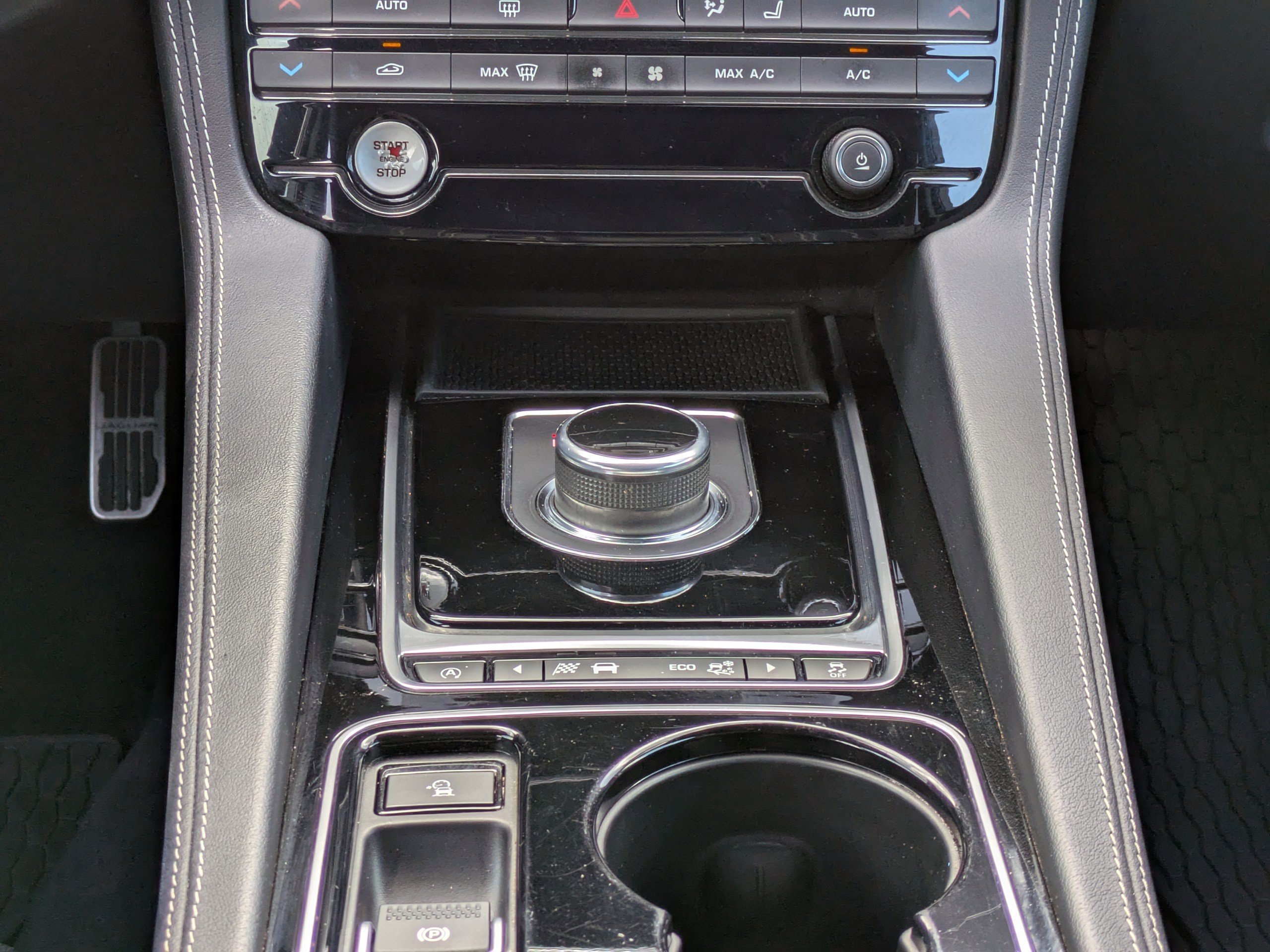 2017 Jaguar F-PACE S photo 14