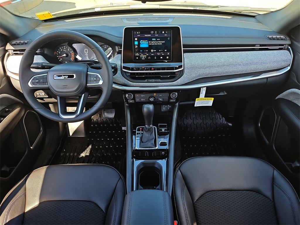2025 Jeep Compass Latitude photo 40