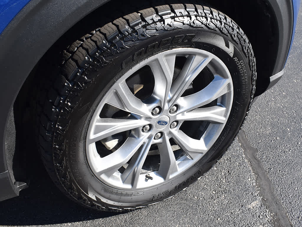 2020 Ford Explorer Limited photo 9