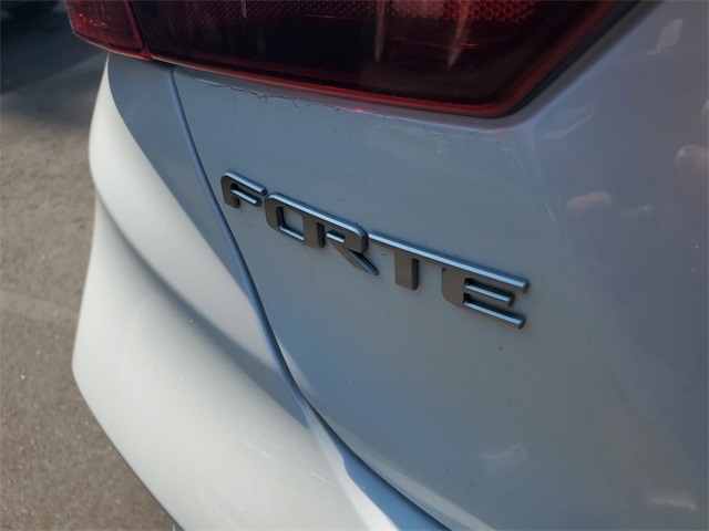 2023 Kia Forte LXS photo 23
