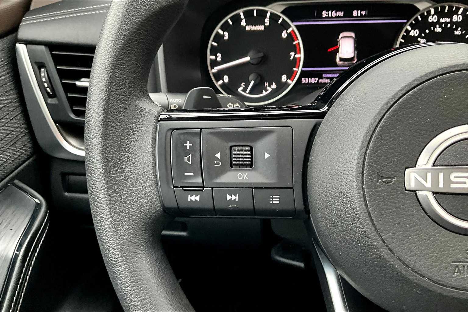 2023 Nissan Rogue SV photo 21