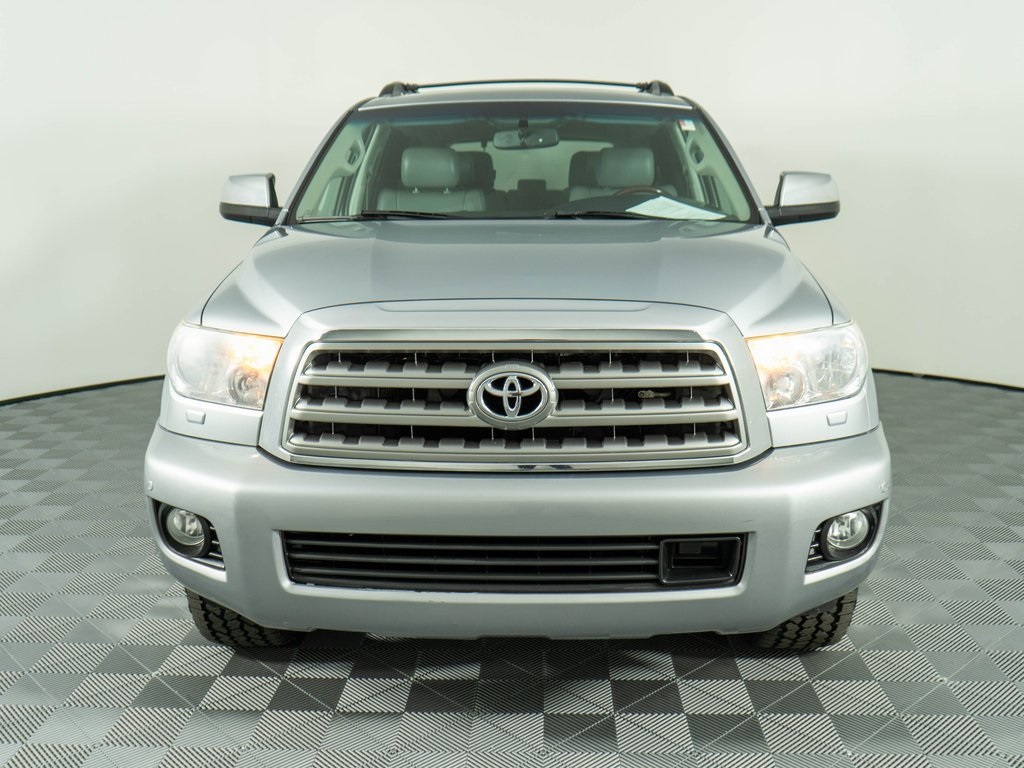 2014 Toyota Sequoia Platinum photo 2