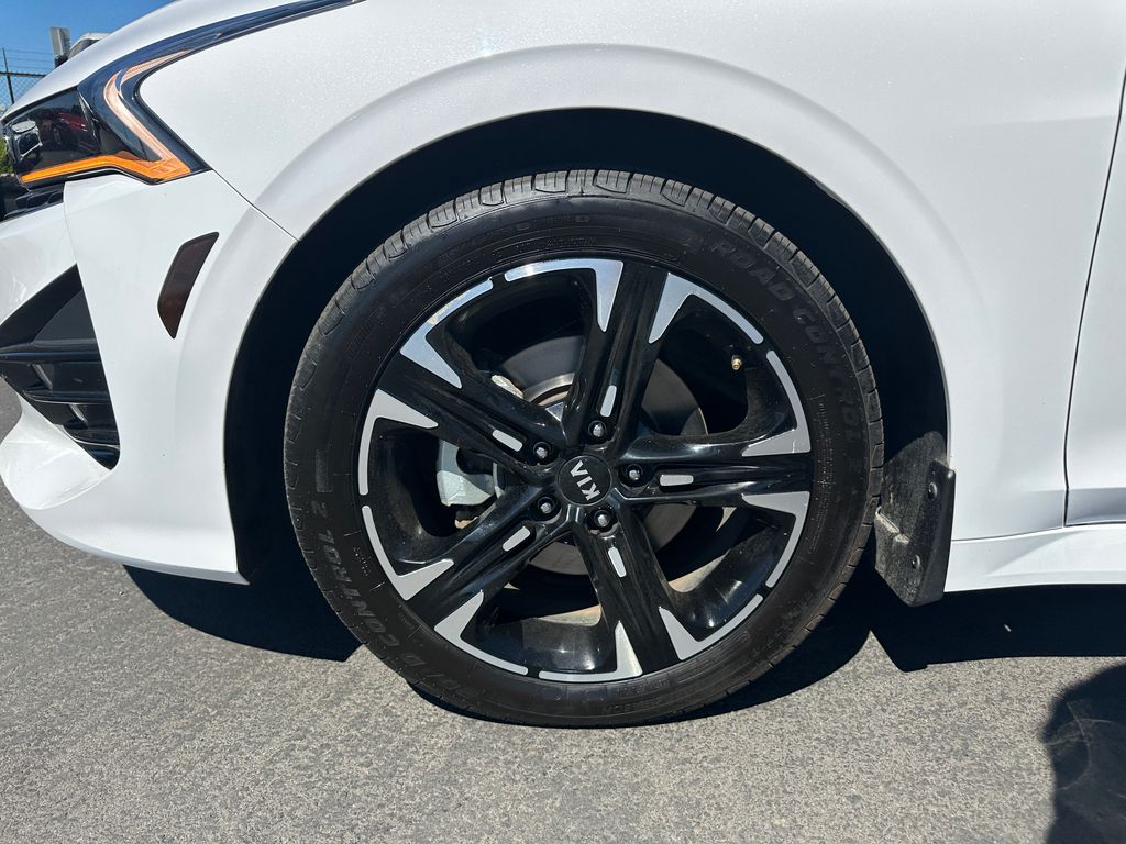 2021 Kia K5 GT-Line photo 11