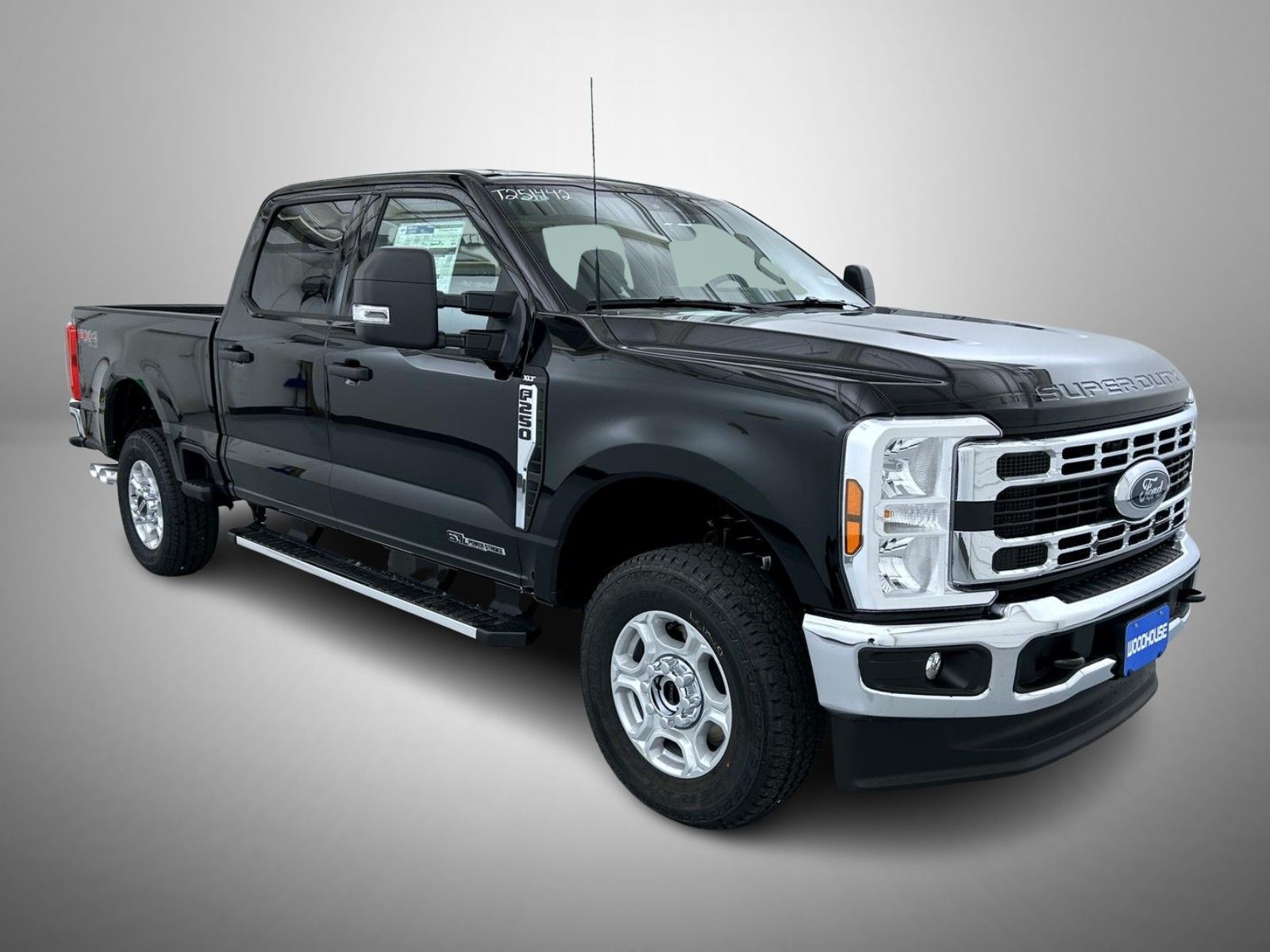 2025 Ford F-250 XLT photo 3