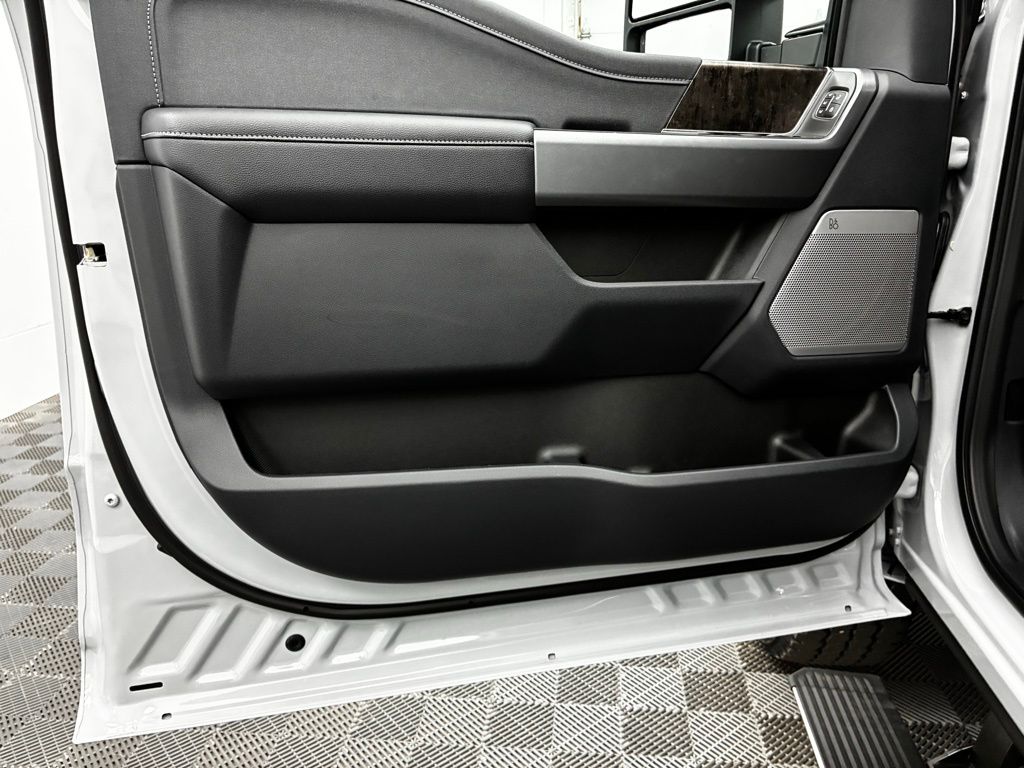 2026 Ford F-350 Lariat photo 19