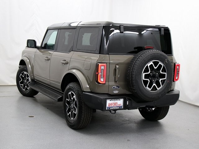 2025 Ford Bronco Outer Banks photo 8