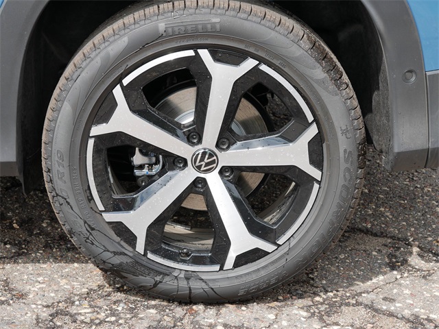 2025 Volkswagen Tiguan SE photo 4