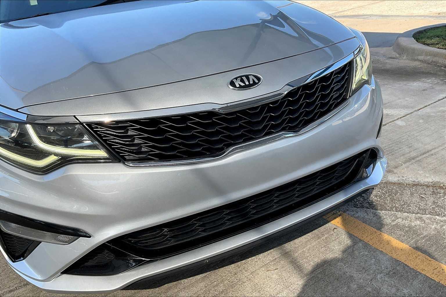 2020 Kia Optima LX photo 27