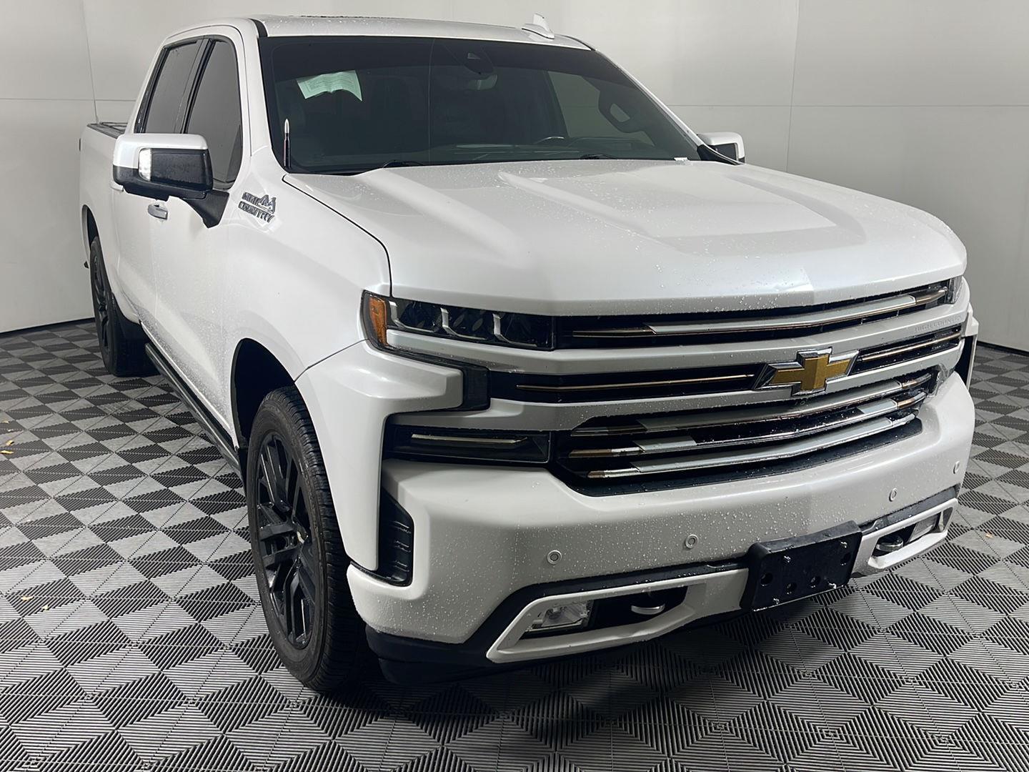 2019 Chevrolet Silverado 1500 High Country photo 3