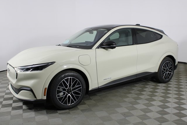 2025 Ford Mustang Mach-E Premium photo 3