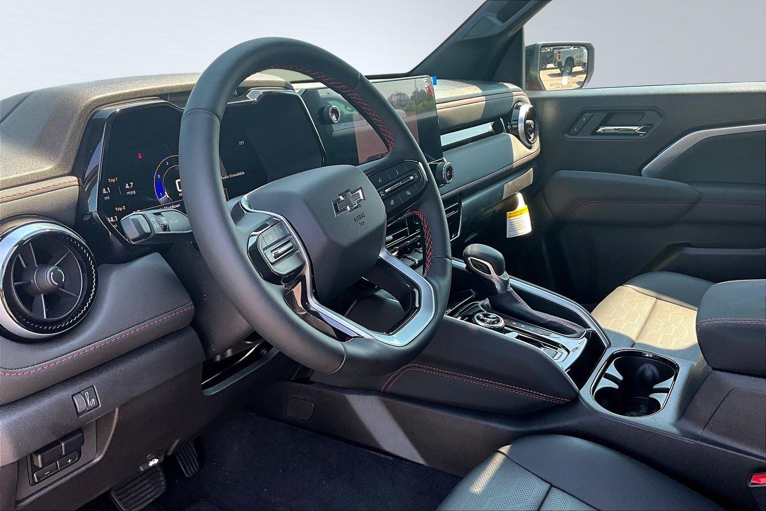 2025 Chevrolet Colorado Z71 photo 7