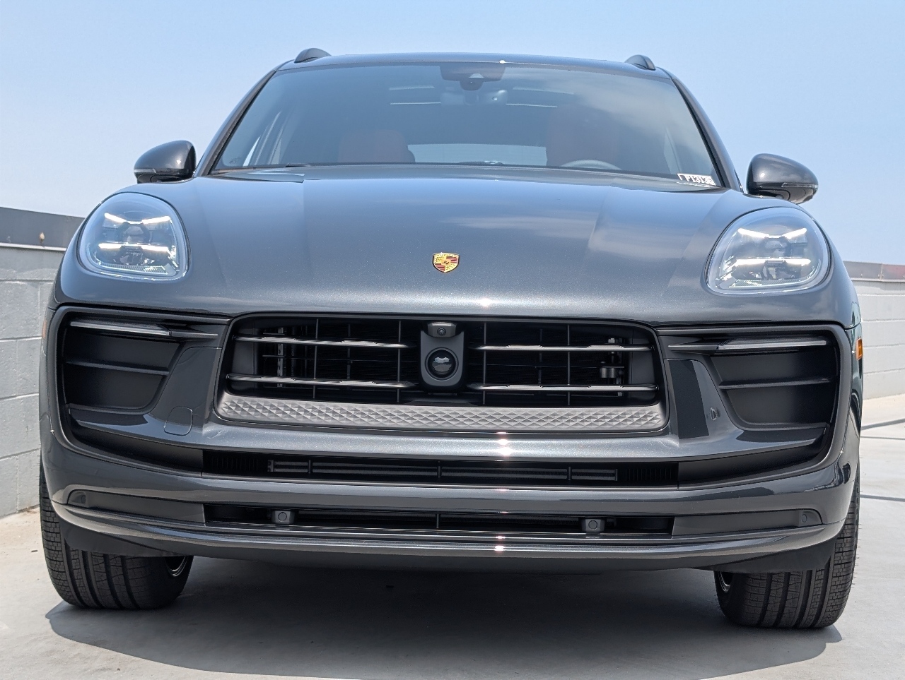 2025 Porsche Macan T photo 8