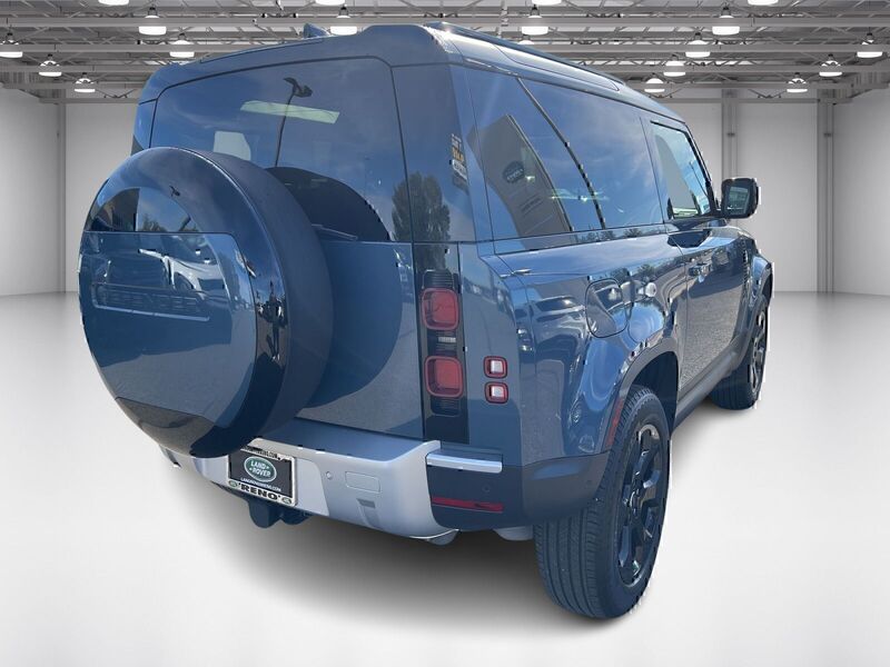 2025 Land Rover Defender 90 S photo 4