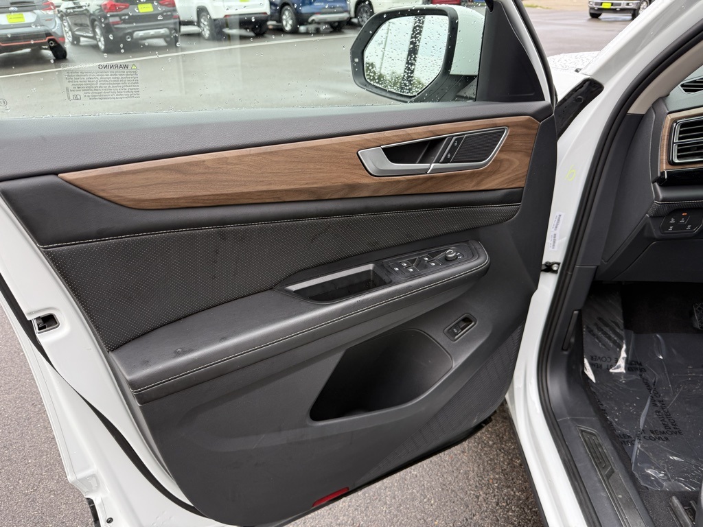 2024 Volkswagen Atlas SE Technology photo 13