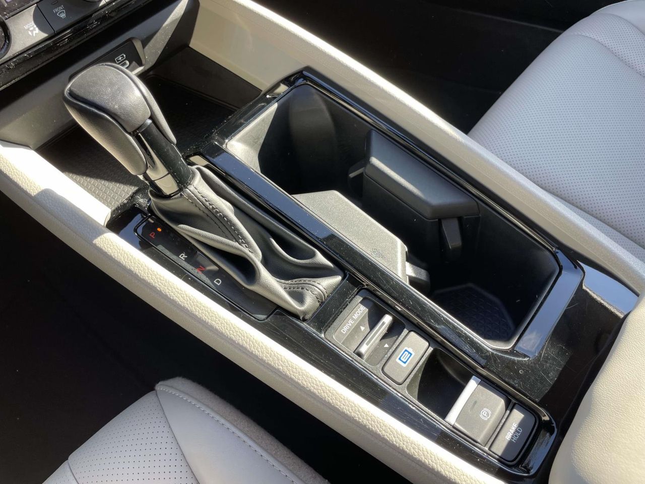 2023 Toyota RAV4 Hybrid photo 24