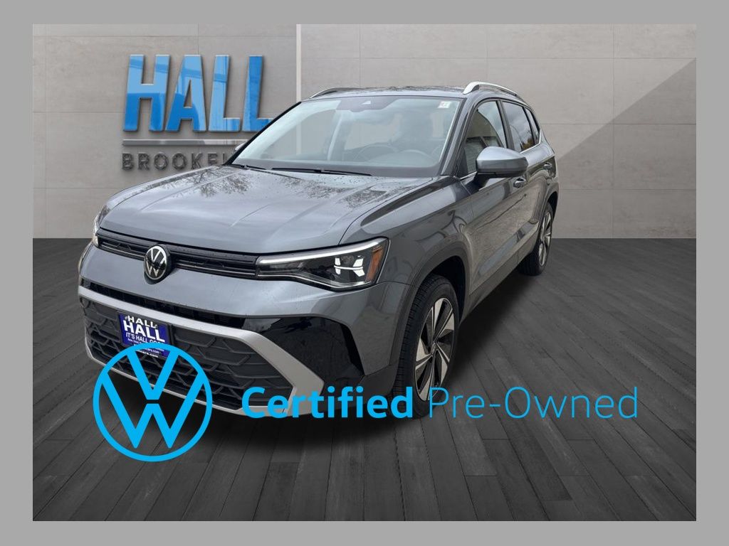 2025 Volkswagen Taos SE's photo