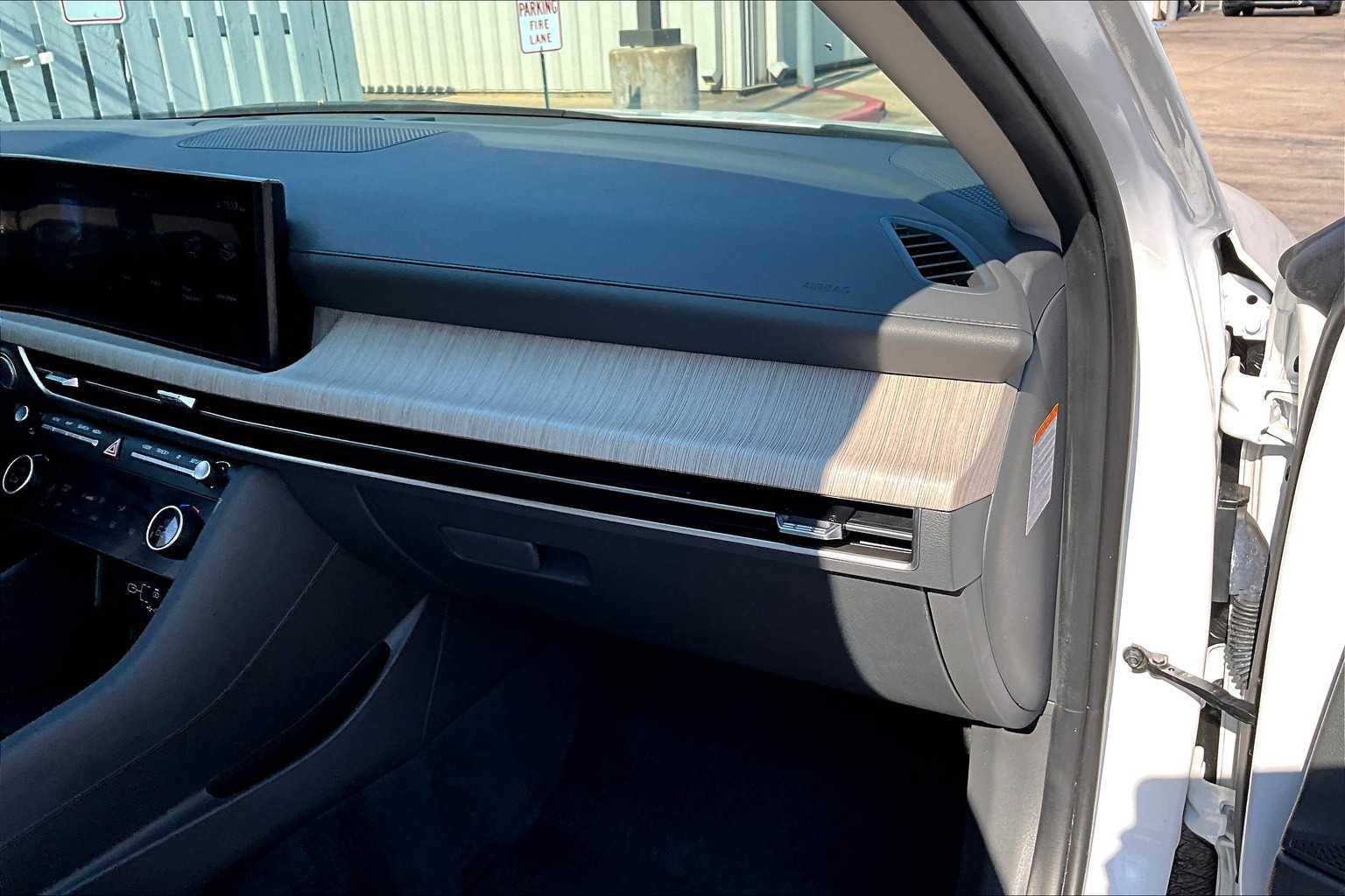 2024 Hyundai Sonata Hybrid SEL photo 16