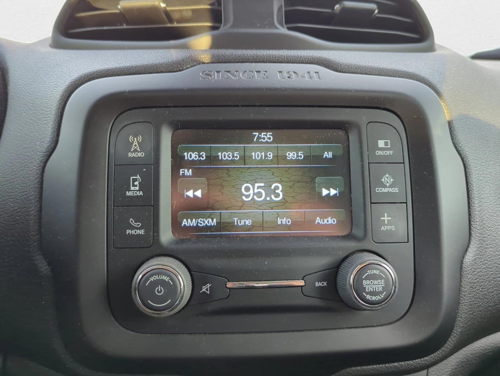 2016 Jeep Renegade Latitude photo 20