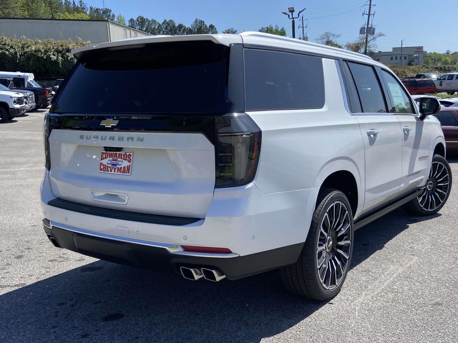 2025 Chevrolet Suburban High Country photo 3