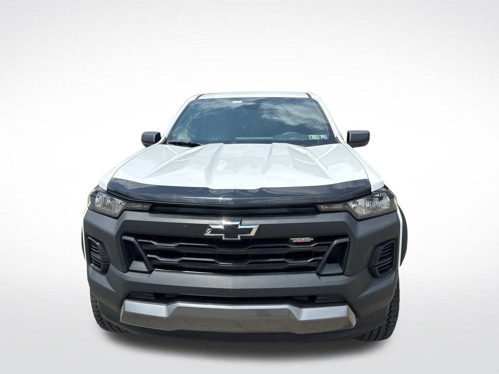 2024 Chevrolet Colorado Trail Boss photo 2
