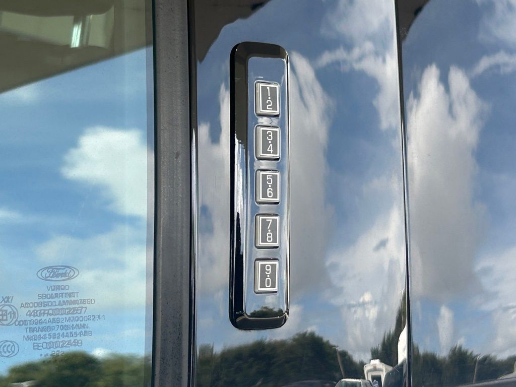 2022 Ford F-150 XLT photo 13
