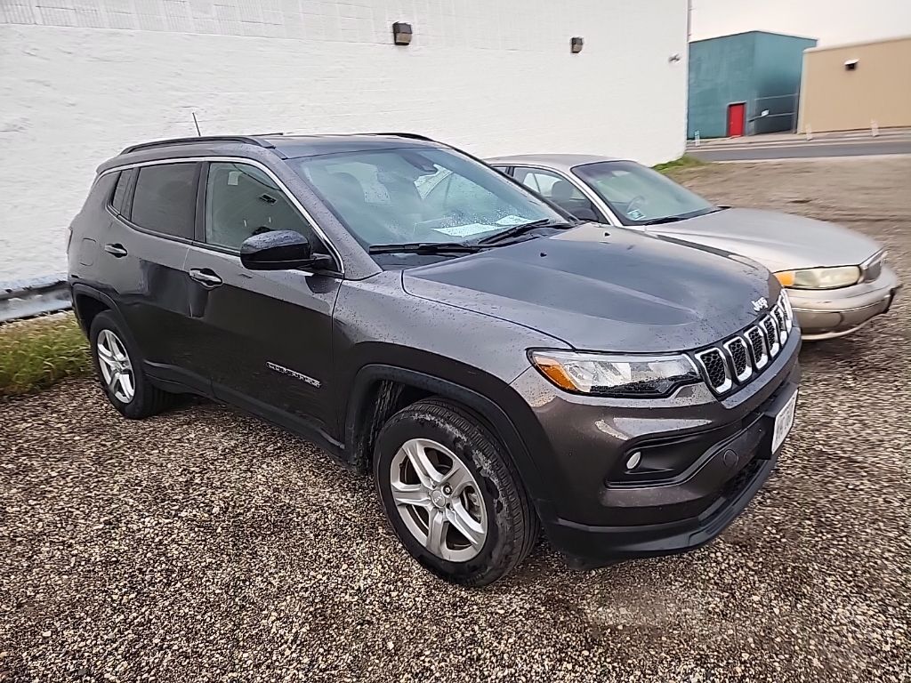2024 Jeep Compass Latitude photo 20