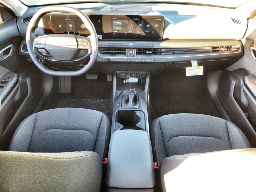 2025 Kia K4 LXS photo 15