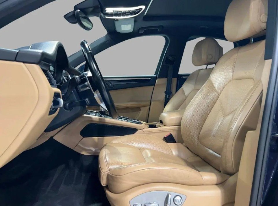 2016 PORSCHE MACAN - Image 4