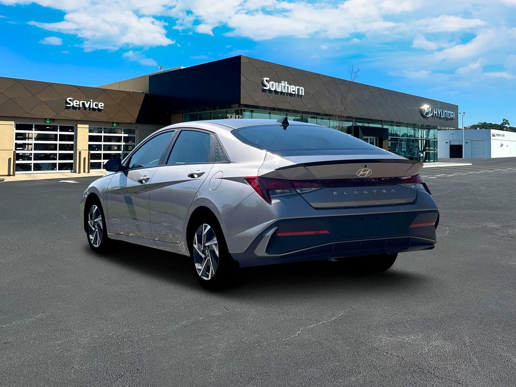 2025 Hyundai Elantra SEL Sport photo 4