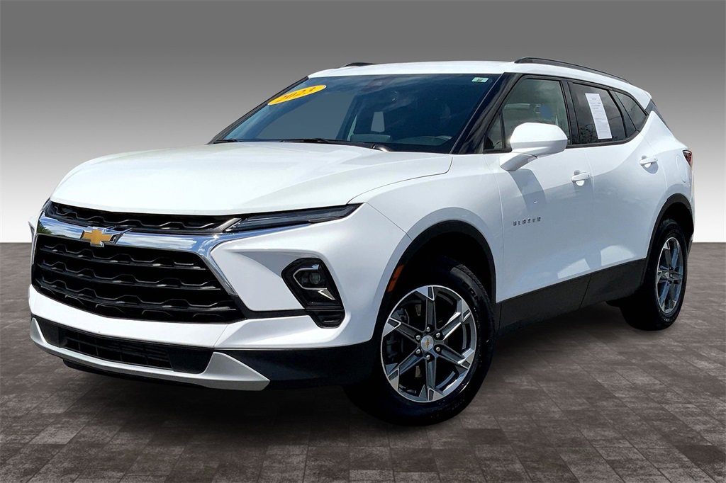 2023 Chevrolet Blazer 2LT photo 2