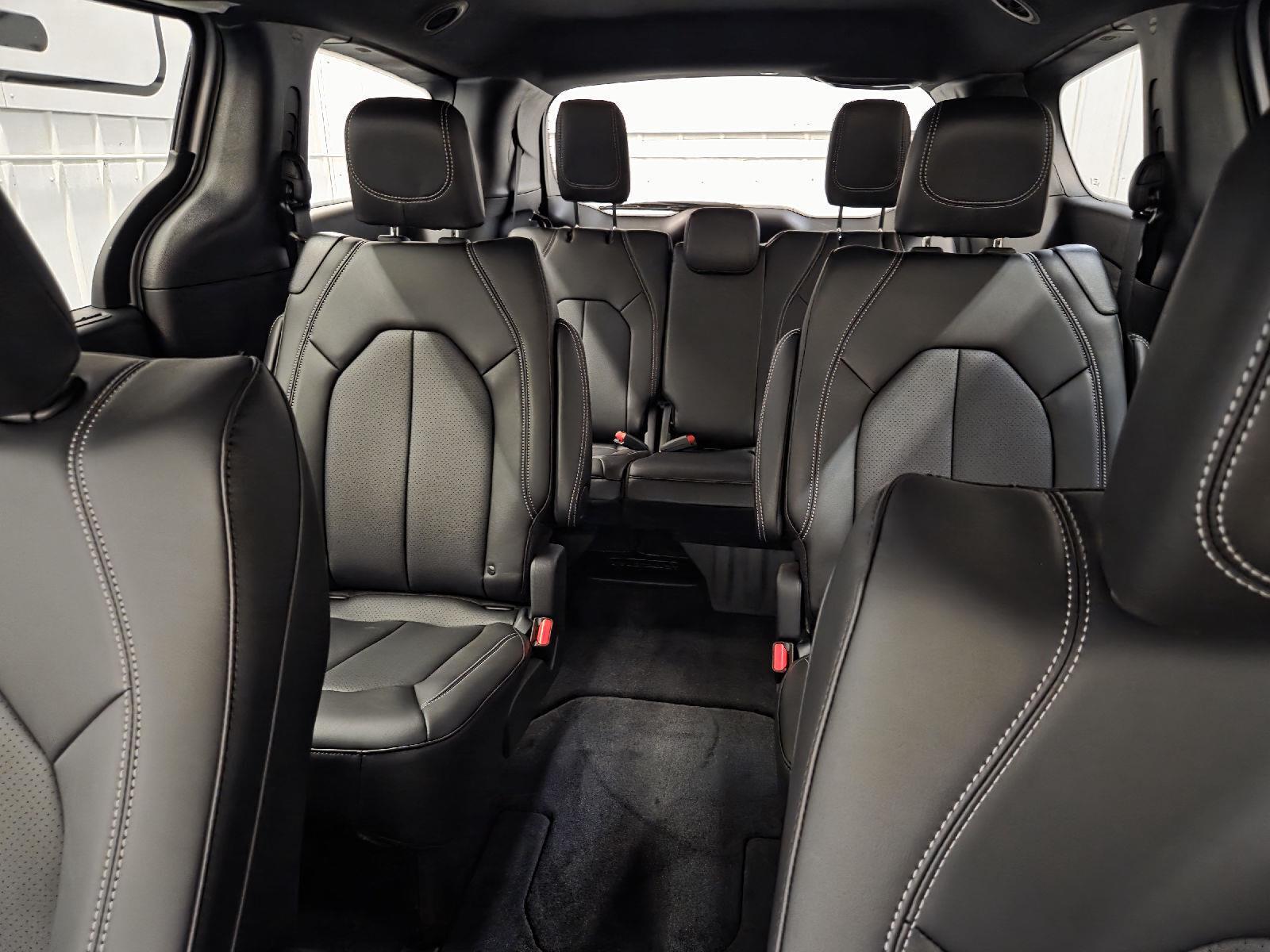 2026 Chrysler Pacifica photo 34