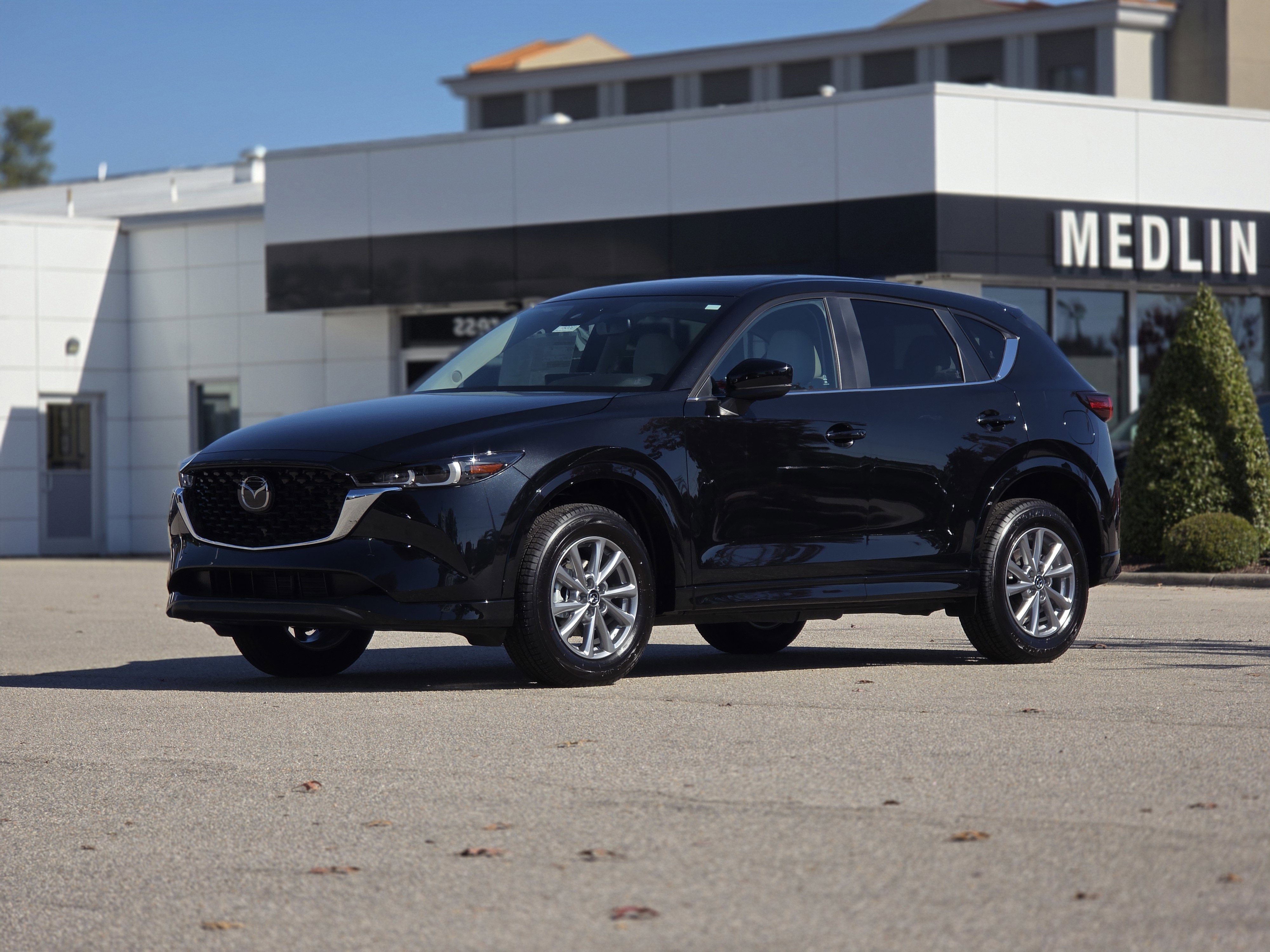 2025 Mazda CX-5 2.5 S Preferred photo 2