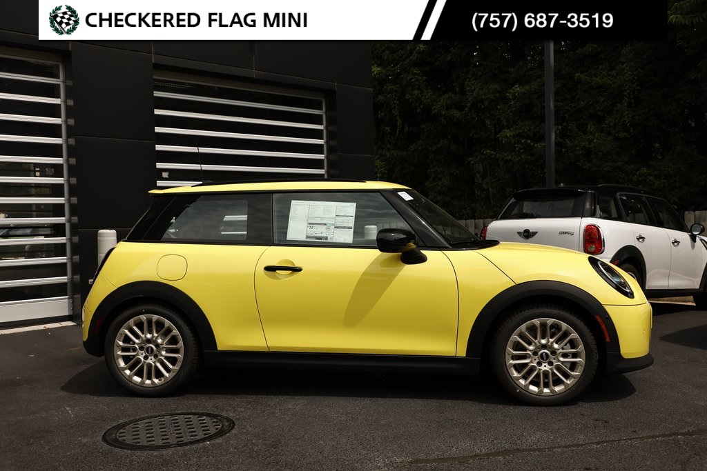 2025 Mini Cooper S Iconic photo 2