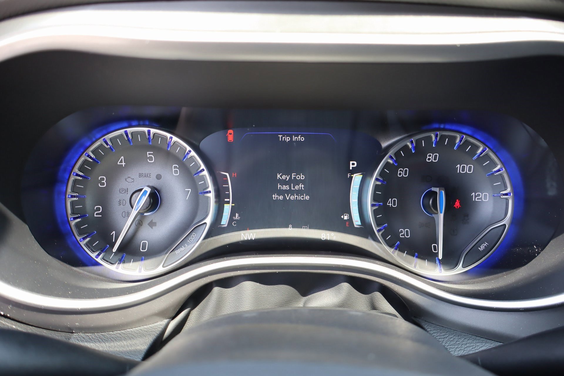 2025 Chrysler Voyager LX photo 9