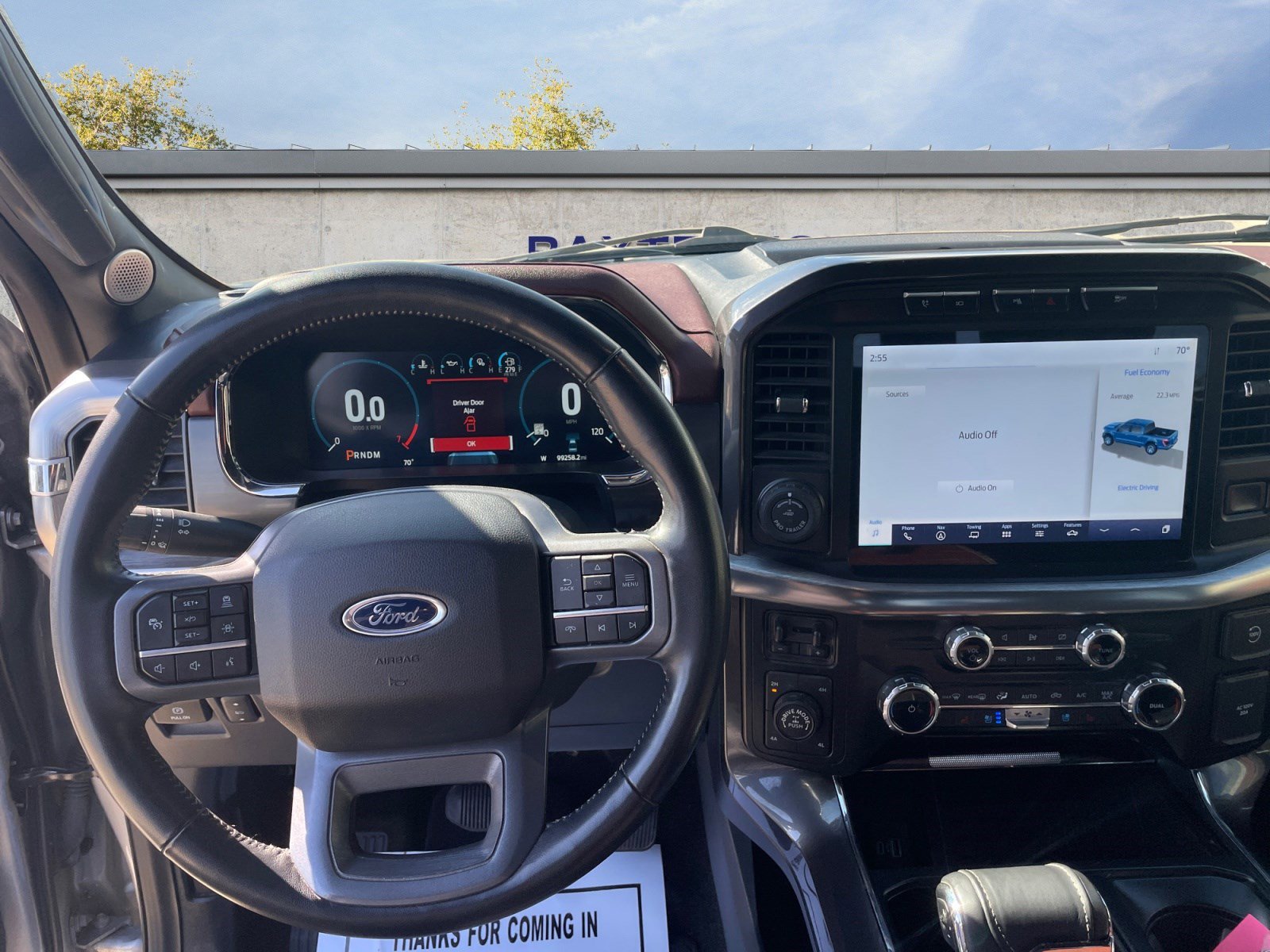 2023 Ford F-150 Lariat photo 9