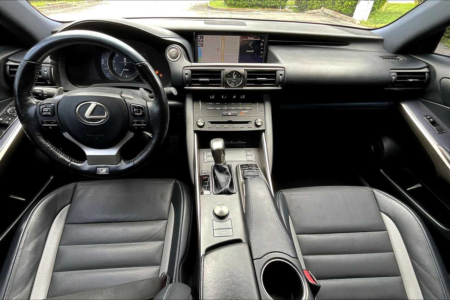 2020 Lexus IS 300 F SPORT photo 14