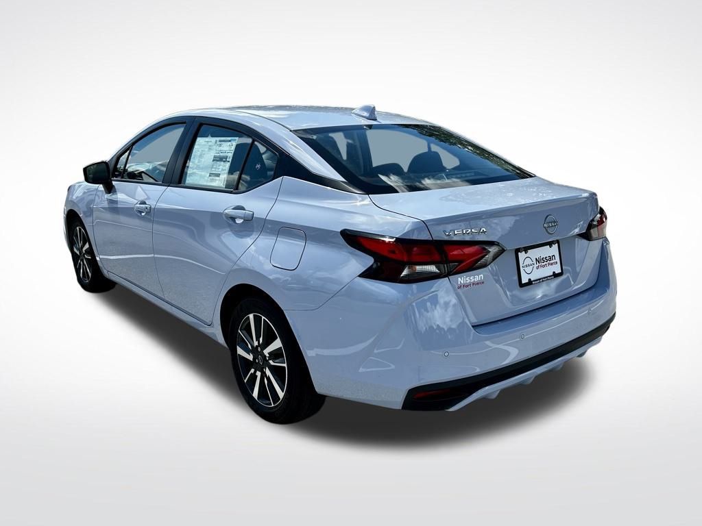 2025 Nissan Versa SV photo 4