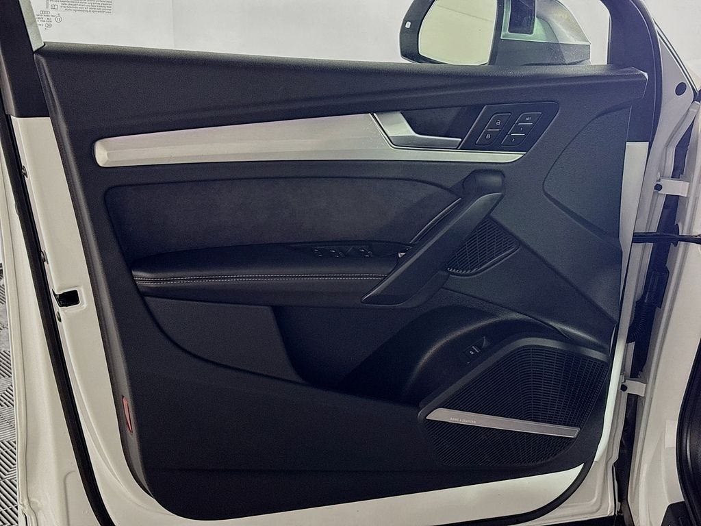 2021 Audi SQ5 Prestige photo 6