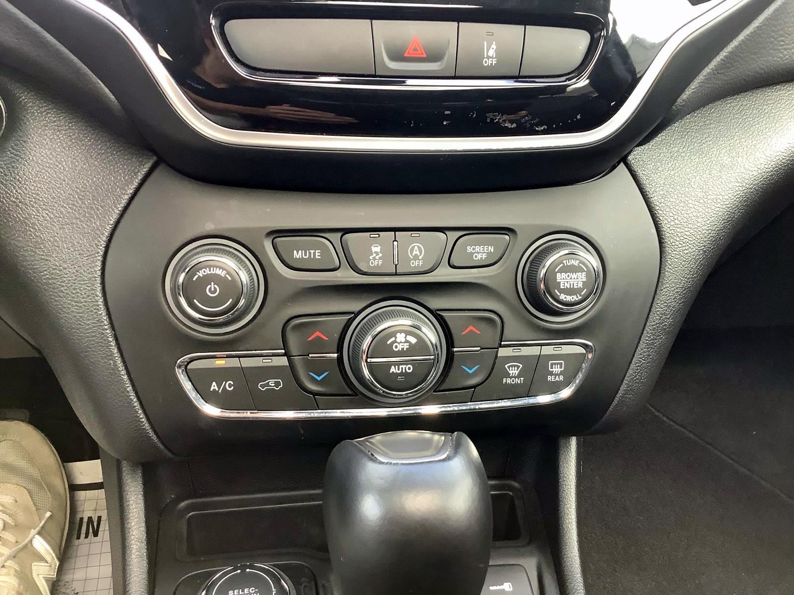 2022 Jeep Cherokee Limited photo 21