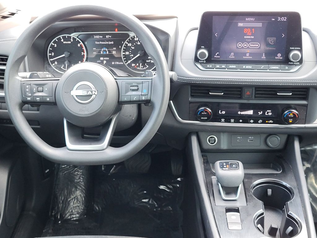 2023 Nissan Rogue SV photo 17