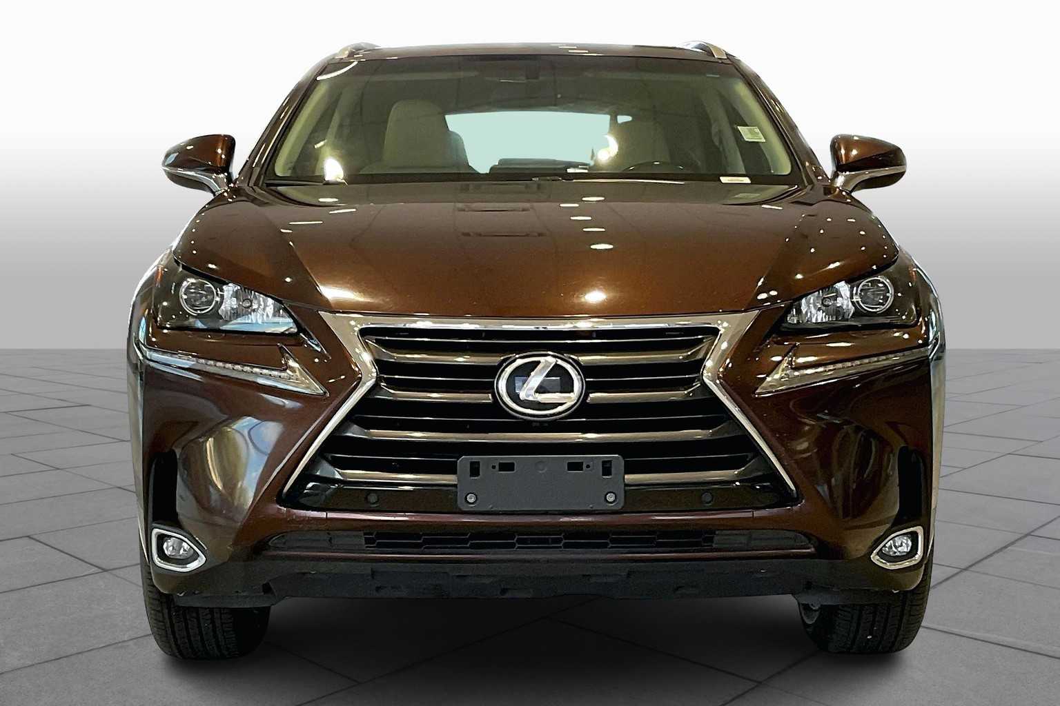 2017 Lexus NX 200t Luxury photo 3