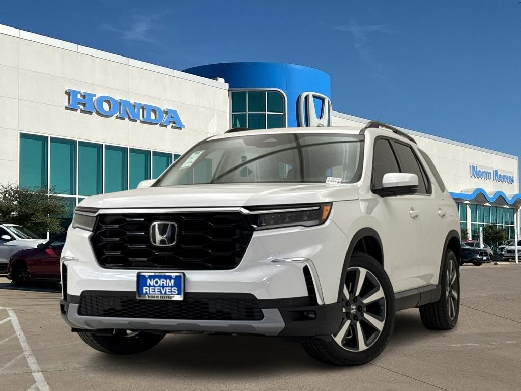 2025 Honda Pilot Touring's photo