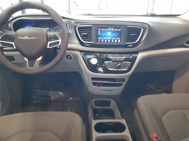 2018 Chrysler Pacifica LX photo 25