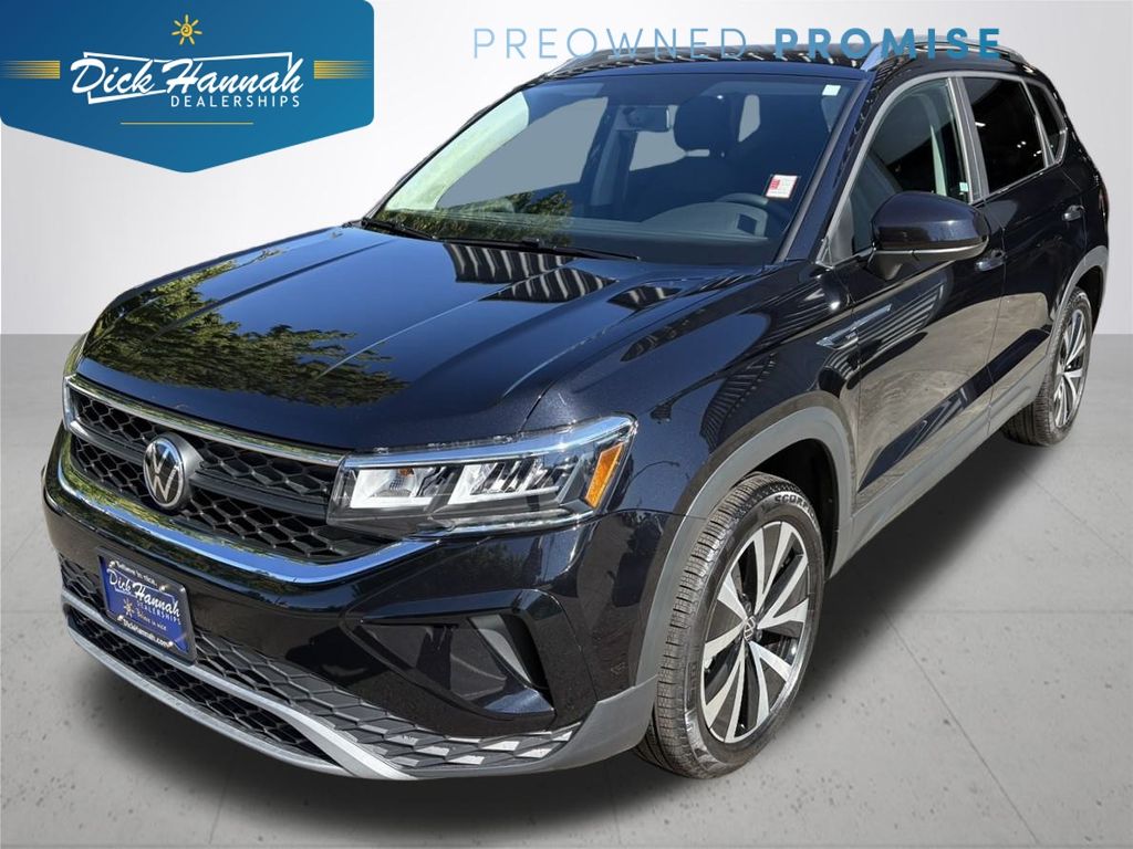 2022 Volkswagen Taos SE's photo