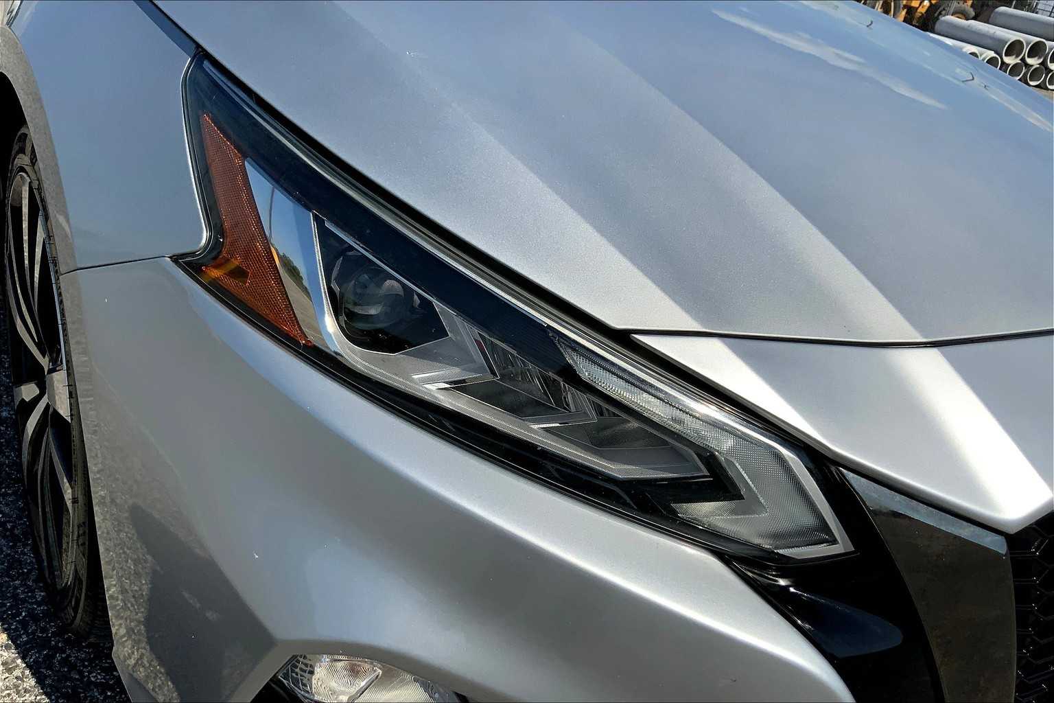 2020 Nissan Altima 2.5 SR photo 25